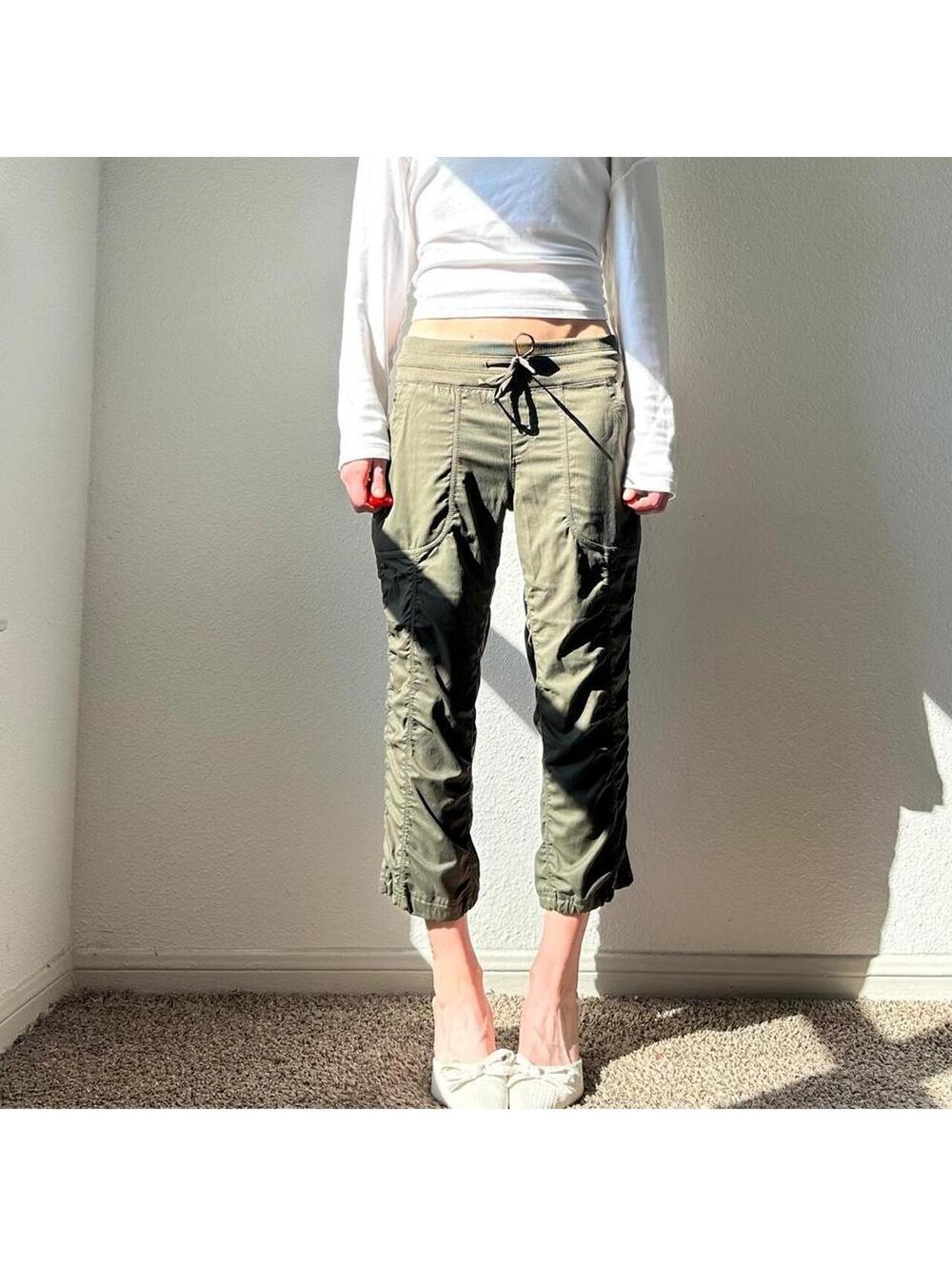 The Northface olive green wide leg athletic wear cropped capris
